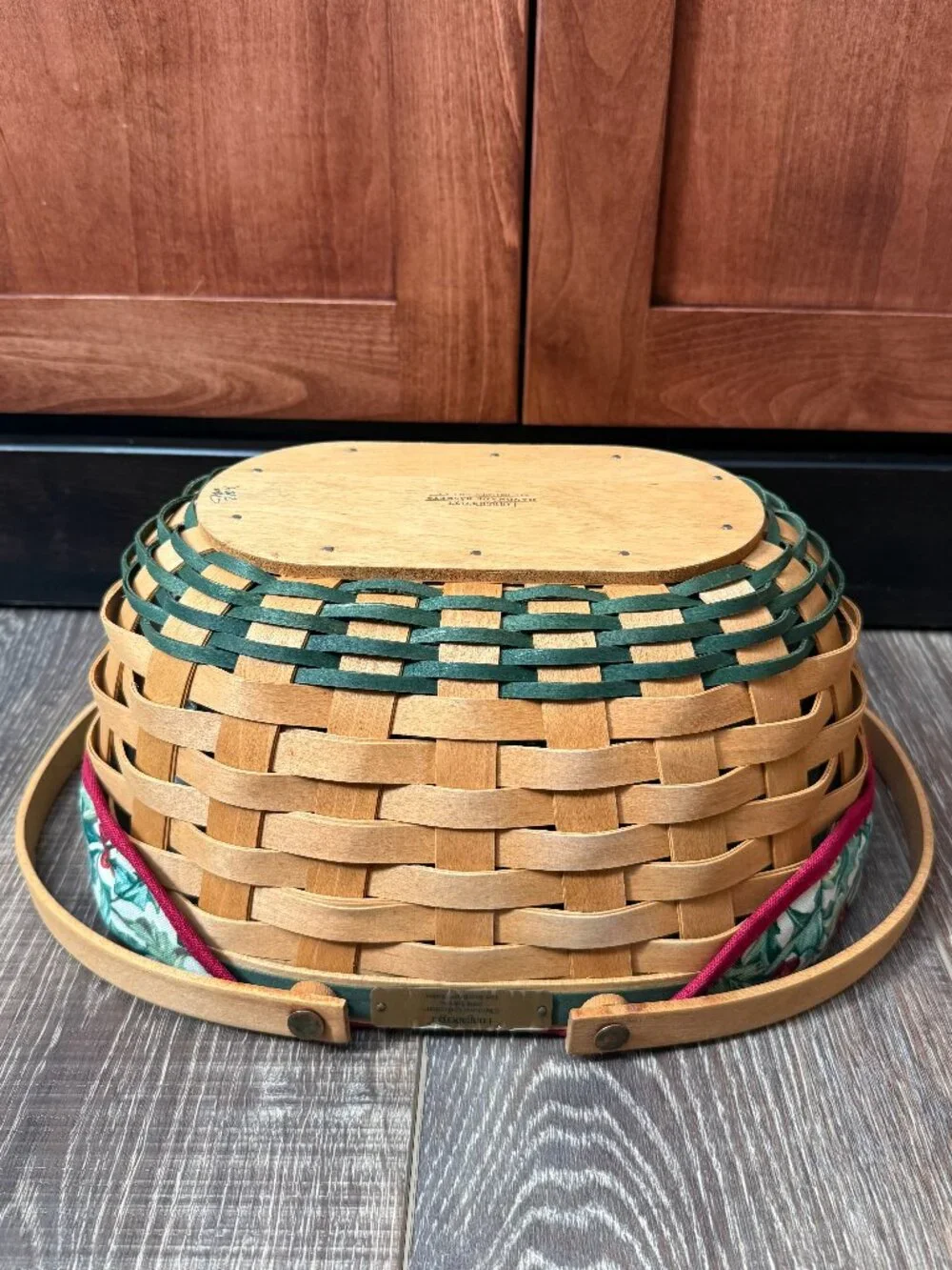 Longaberger-2004 Edition Christmas Collection Get Together Basket with Lid